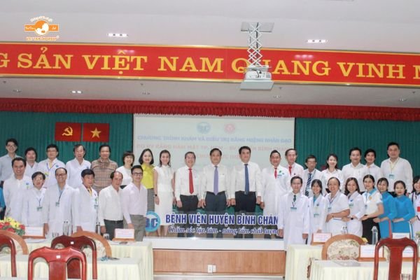 Việt Tiên Lab Group: Tham gia lễ ký kết chuyển giao chuyên môn kỹ thuật và chương trình khám răng hàm mặt từ thiện tại huyện Bình Chánh