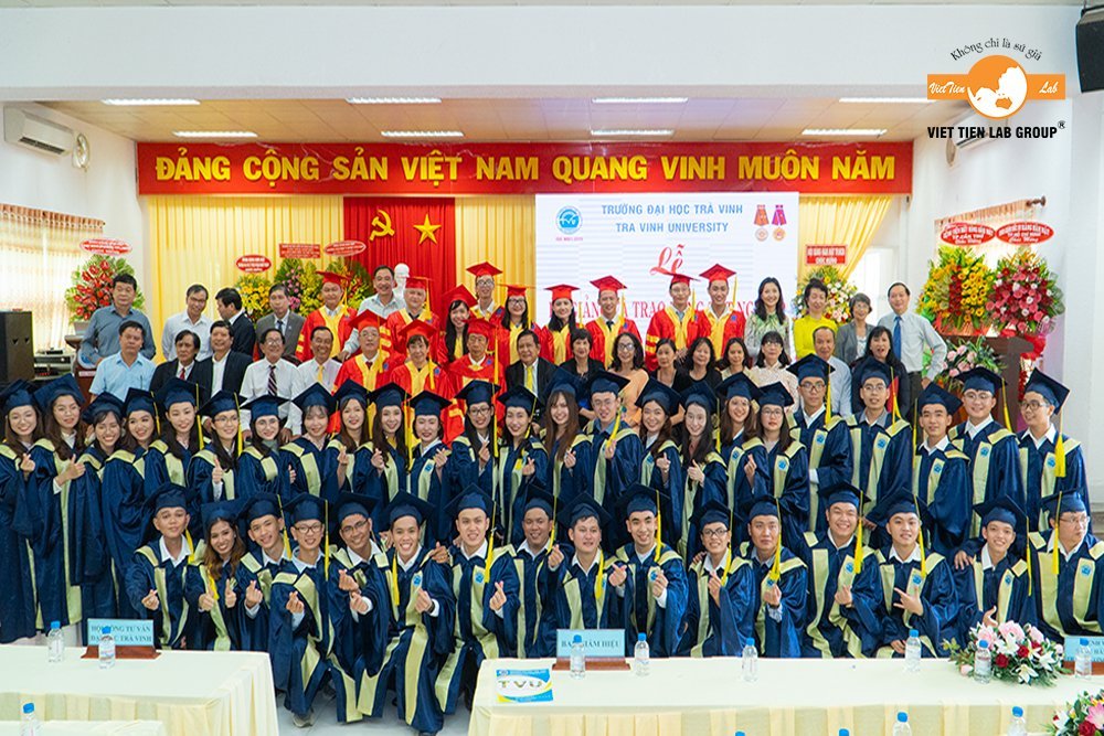 Việt Tiên Lab Group Đồng Hành Cùng Trường Đại Học Trà Vinh Trong Buổi Lễ Tốt Nghiệp Bác Sĩ Răng Hàm Mặt Khóa I