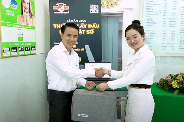 Lễ bàn giao máy lấy dấu kỹ thuật số Cameo elegant 3 giữa Việt Tiên Lab Group & Quý nha khoa
